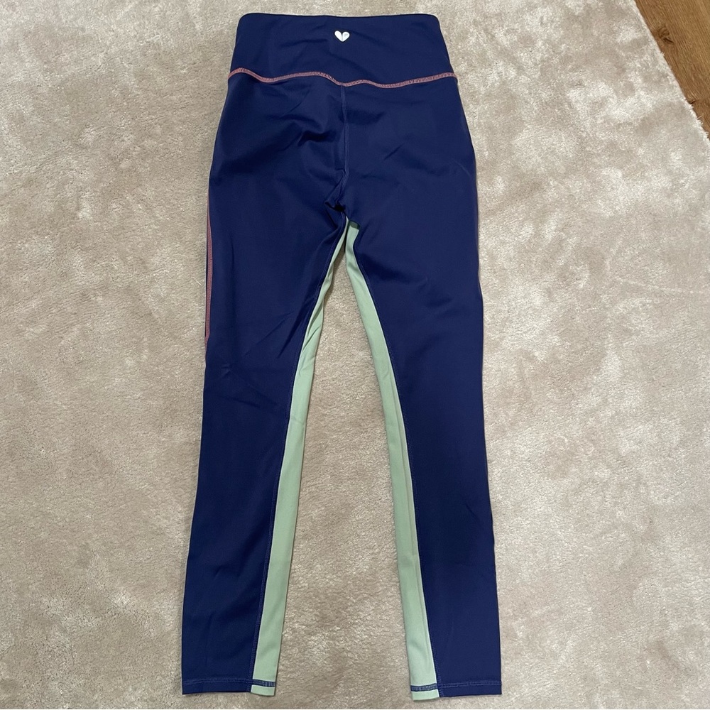 Women’s Fabletics leggings XS